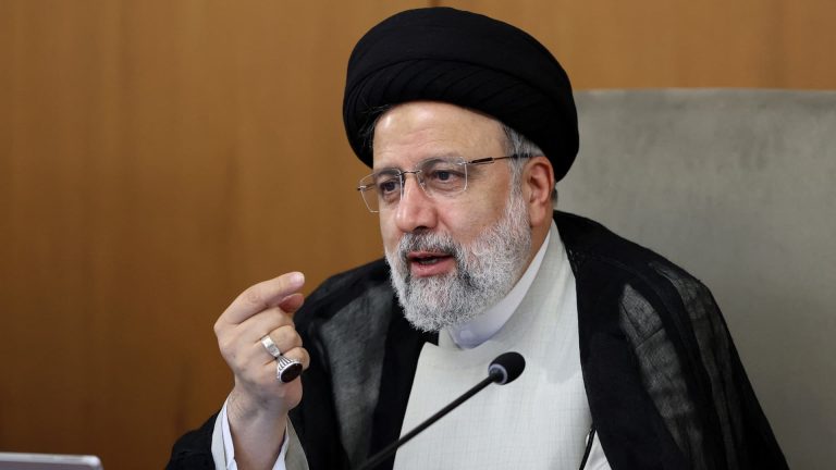 El presidente de Irán, Raisi, y el ministro de Asuntos Exteriores, Amirabdollahian, murieron en un accidente de helicóptero.