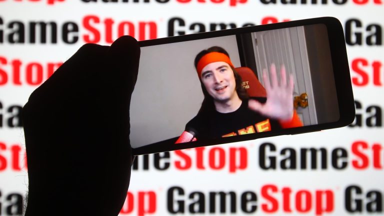 Gamestop GME se eleva con el regreso de Roaring Kitty y publicaciones en X
