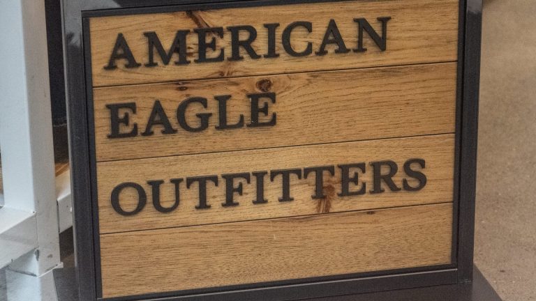 Ganancias de American Eagle (AEO) del primer trimestre de 2024