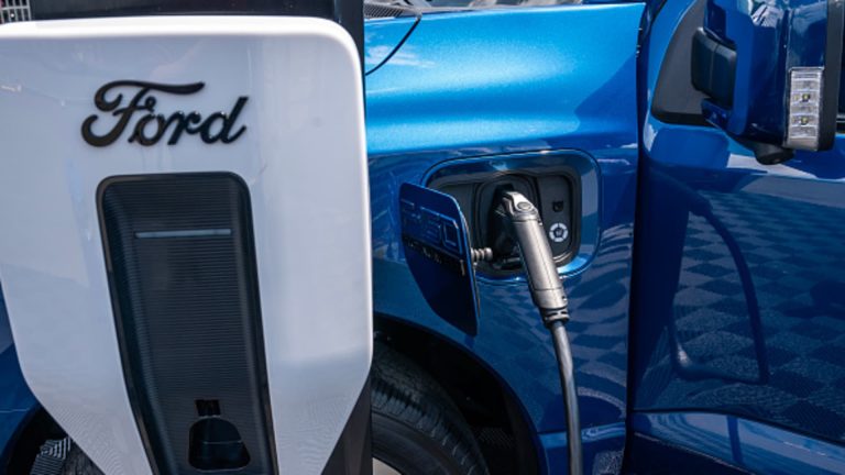 Los vehículos eléctricos alcanzan los 30.000 dólares en dos años y medio, con beneficios