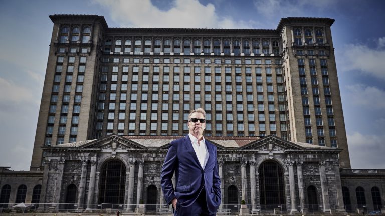 Ford restaura la estación de tren de Detroit por 950 millones de dólares