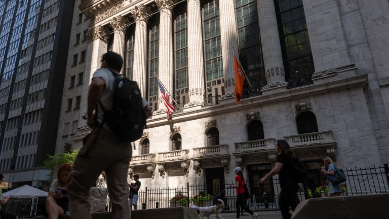 Los inversores creen que Trump es mejor para las acciones, según muestra la encuesta CNBC Delivering Alpha
