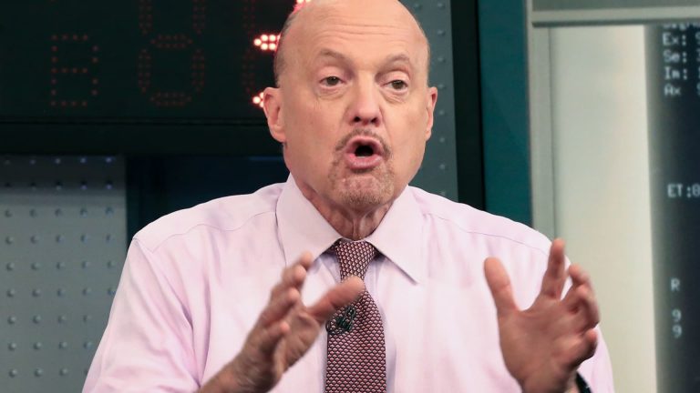 Cramer nombra acciones que podrían subir o bajar si Trump gana en 2024