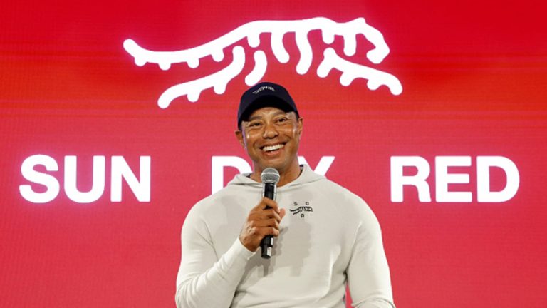 Hay disputa marcaria por el nuevo logo de Tiger Woods