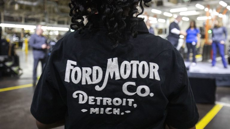 Ford se suma a la lista de empresas que revierten sus políticas DEI
