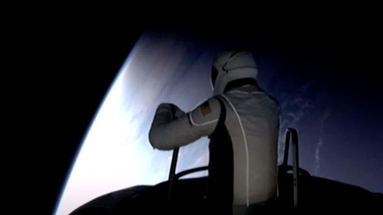 La cápsula SpaceX se hunde después de la histórica misión Polaris Dawn