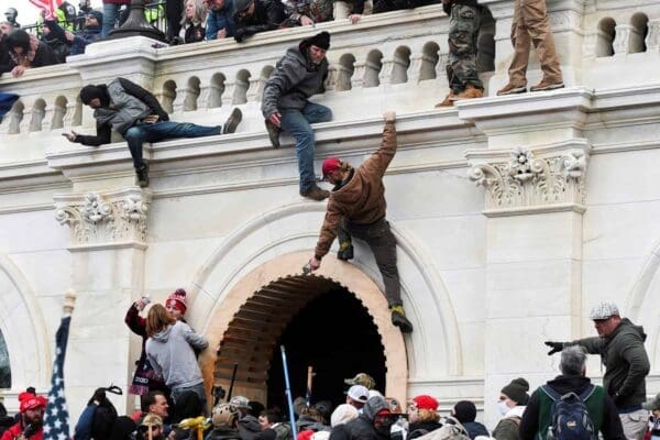 Los medios de derecha ocultan el importante descenso de los delitos violentos