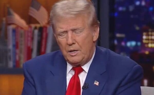 Trump está tan ausente mentalmente que cree que hubo audiencia en el debate