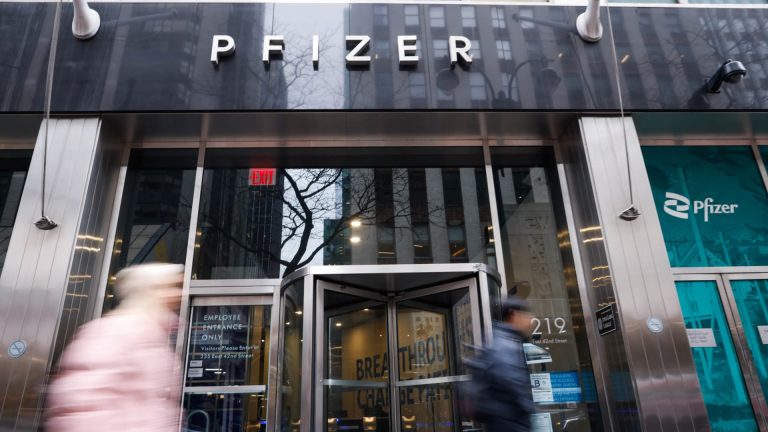 Starboard Value tiene una participación de mil millones de dólares en Pfizer y pide ayuda a ex ejecutivos