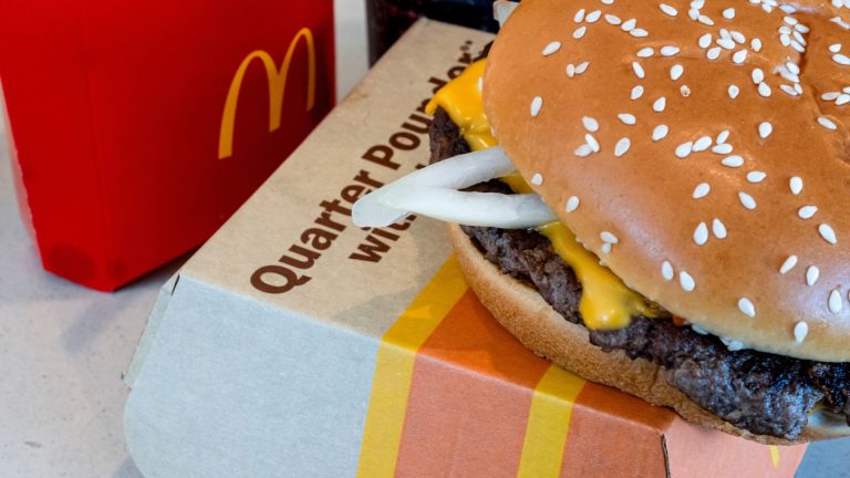 Brote de E. coli en McDonald’s: los CDC actualizan el recuento de casos