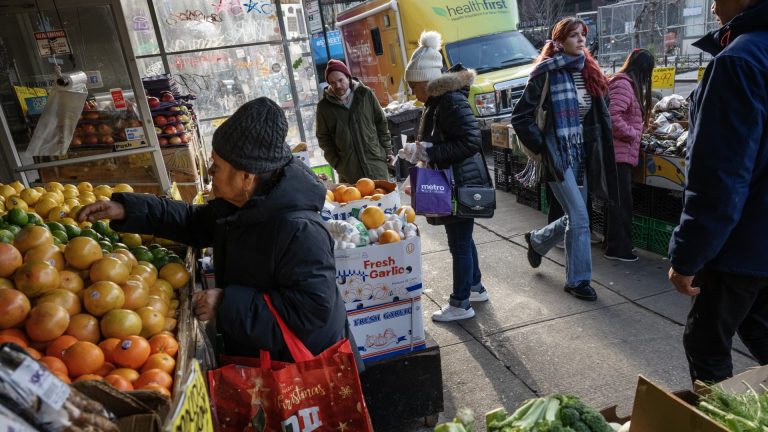 Acciones, datos de inflación de EE. UU. y ganancias