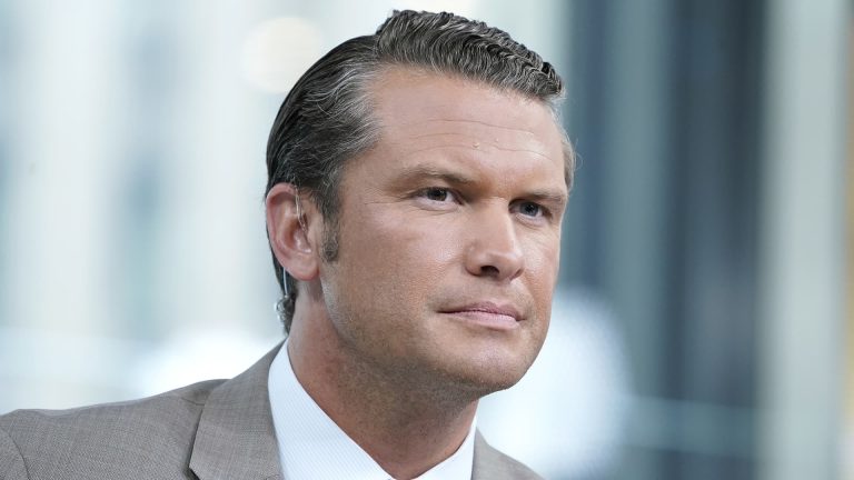 Trump elige al presentador de Fox News y veterano de la Guardia Nacional del Ejército, Pete Hegseth, como secretario de Defensa