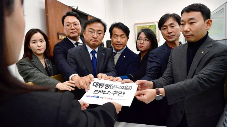 El presidente surcoreano, Yoon, se enfrenta a un juicio político: ¿Cómo llegamos hasta aquí?