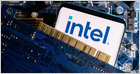 Fuentes: Intel comienza a seleccionar un puñado de candidatos a CEO, incluido el ex miembro de la junta directiva Lip-Bu Tan, quien se fue en agosto de 2024 después de un enfrentamiento con Gelsinger (Milana Vinn/Reuters)