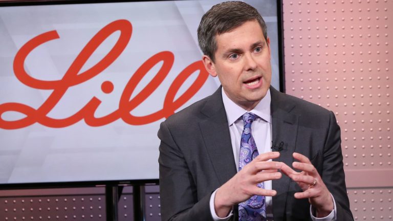 El director general de Eli Lilly espera que el próximo año se apruebe una nueva pastilla para adelgazar