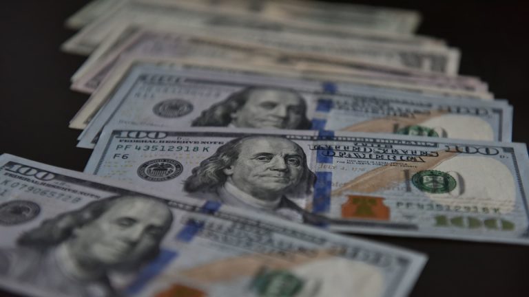 El presidente de la Fed, Kugler y Daly, dicen que el trabajo de contener la inflación aún no está terminado