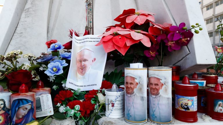 Sepsis Una amenaza para la neumonía como celebraciones sagradas del Vaticano sin marchar sin él