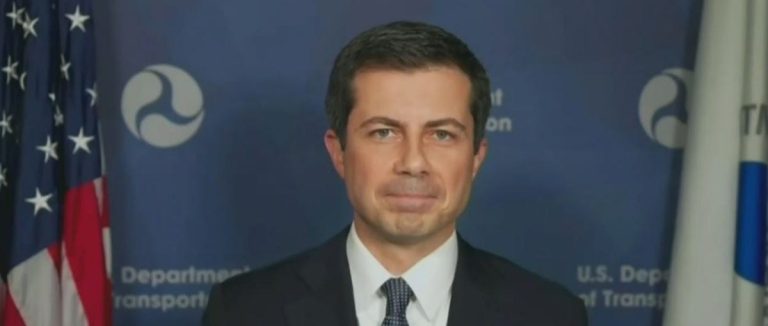 Pete Buttigieg realmente se eleva bajo la piel de Donald Trump