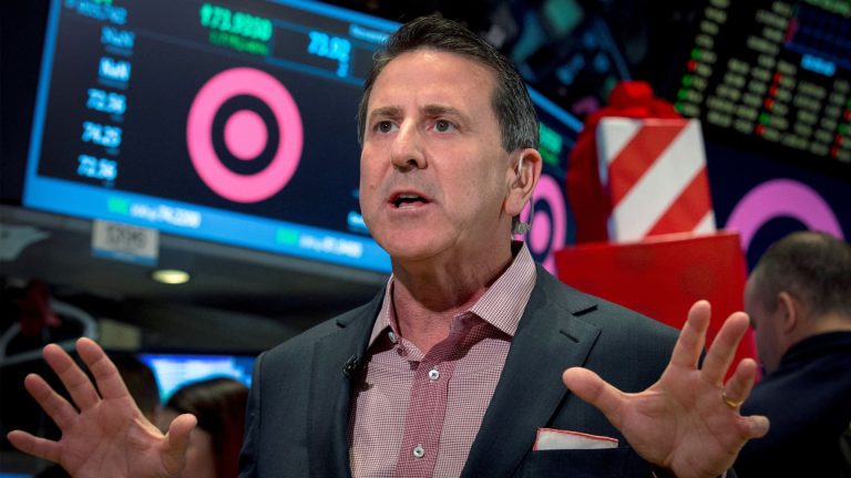 Los aranceles de Trump México aumentarán los precios de los productos, dice Target -Ceo Cornell