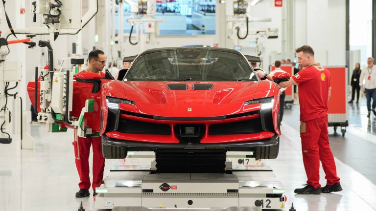 Según el CEO de Ferrari, el fabricante de automóviles está «listo» con contramedidas cuando los fabricantes de automóviles se preparan en Europa para tarifas
