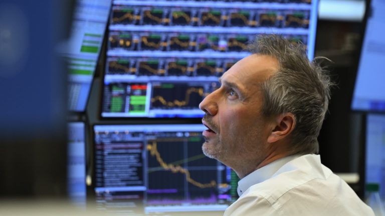 Acciones, mensajes, datos y ganancias