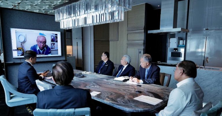 El presidente de la ASEAN habla por primera vez con los funcionarios gubernamentales desmantelados de Myanmar – Radio Free Asia