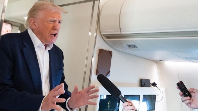 Trump defiende los comentarios de las muñecas en medio de las tarifas en China
