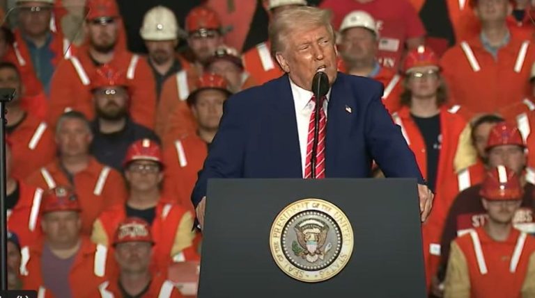 Trump llega al oeste de Pensilvania para decir que los trabajadores del acero matan su trabajo duplicando las tarifas