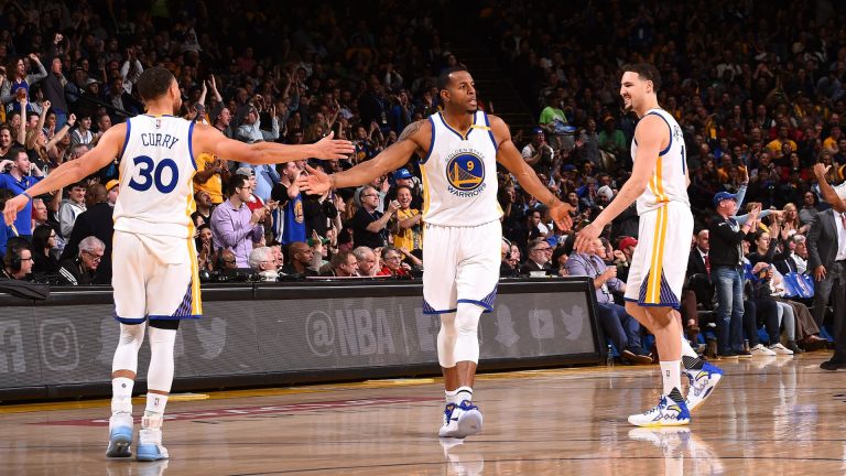 Los ingresos del equipo de la NBA con el equipo en un 8%, aumentado por los parches de jersey