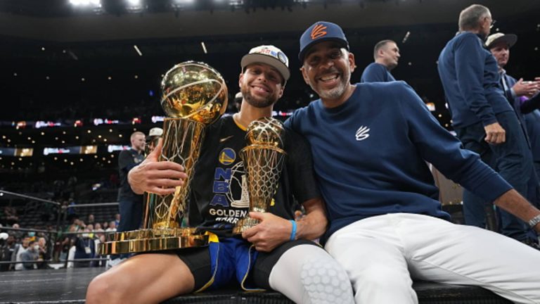 Stephen Curry dice que sufre del síndrome de imbostor