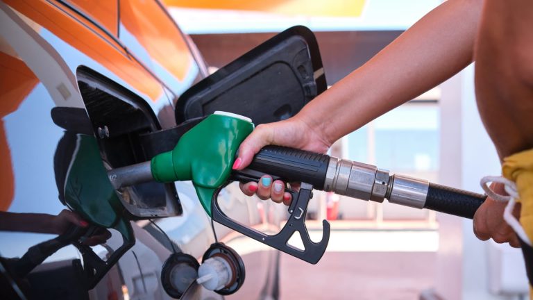 Los precios de la gasolina serán los «más baratos» que han sido durante años, dice el experto
