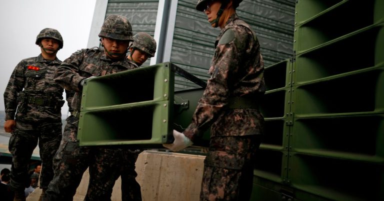 Corea del Sur concluye las transmisiones de altavoces al norte para restaurar la confianza.