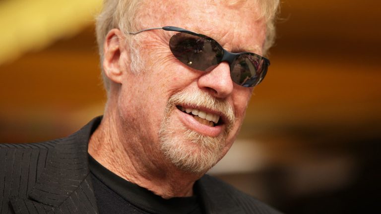 El cofundador de Nike, Phil Knight, donará $ 2 mil millones al Instituto de Cáncer de OHSU de Knight Cancer