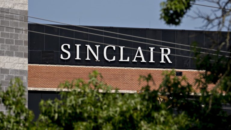 Sinclair explora fusiones para su transmisión