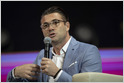 El chat de Humain Debüt Humain con sede en Riad, una aplicación de IA de conversación árabe e inglesa que está impulsada por su Allam LLM y está diseñada por los valores islámicos y el heredero (Omar el Chmouri/Bloomberg)