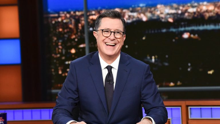 Stephen Colbert apoya a Jimmy Kimmel, llame a Trump ‘Autocrat’