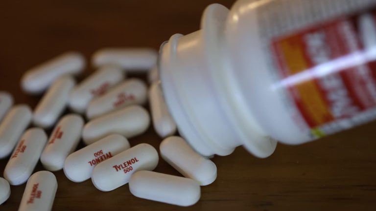 Trump vincula el autismo con los ingredientes de tylenol paracetamol durante el embarazo