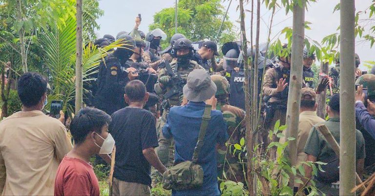 Las fuerzas de seguridad tailandesas luchan con los manifestantes camboyanos en una frontera controvertida – Asia sin radio