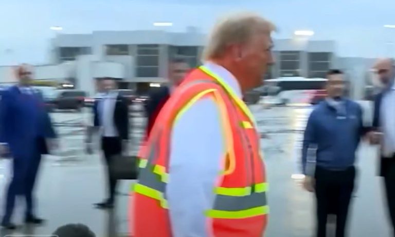 Donald Trump pasa el día del laboratorio para dañar a millones de empleados