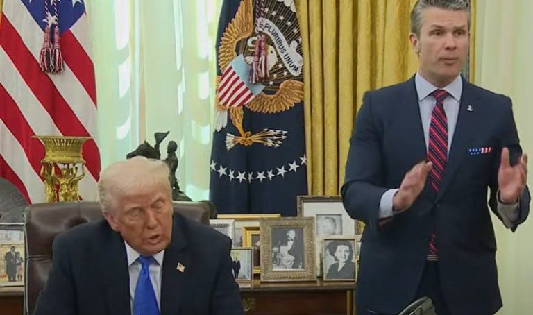 La misteriosa reunión de generales de Pete Hegseth es probablemente solo una cirugía fotográfica de Trump