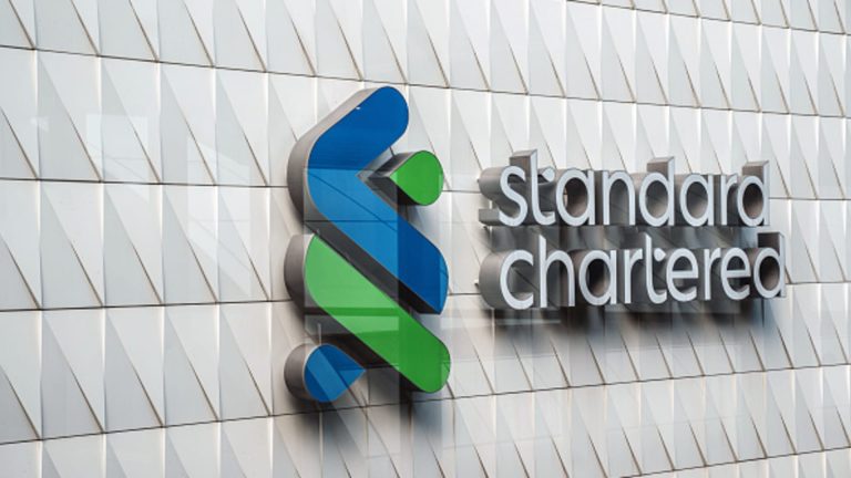 El CEO de Standard Chartered espera que casi todas las transacciones se cambien a blockchain