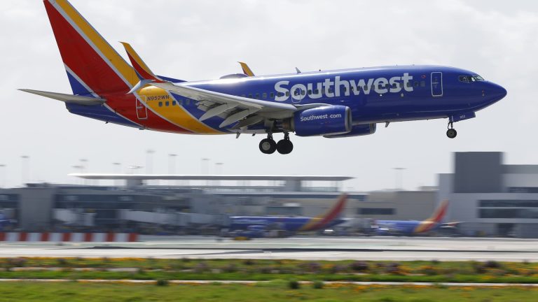 Las acciones de Southwest han subido más que las de cualquier otra aerolínea estadounidense en 2025