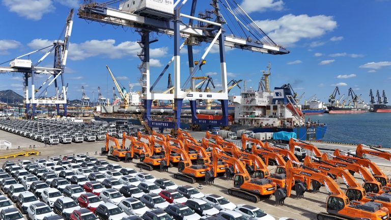 La actividad fabril de China cae inesperadamente en noviembre