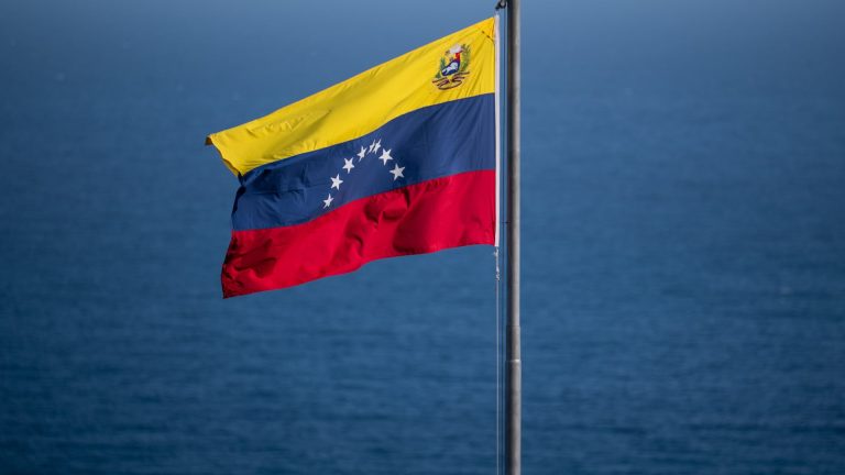 Trump dice que Estados Unidos confiscó un petrolero frente a las costas de Venezuela