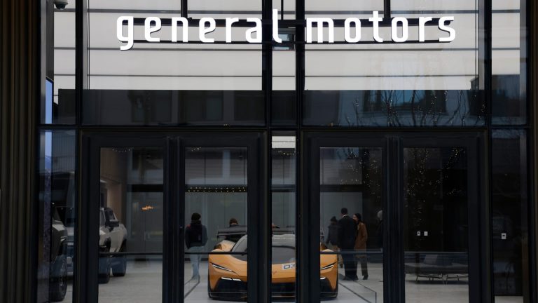 GM despedirá entre 500 y 600 empleados de TI para reducir costes