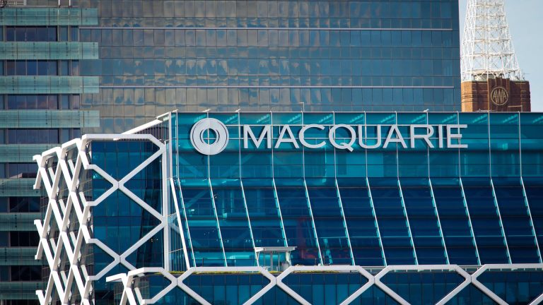 Acciones de Qube Holdings después de un acuerdo de adquisición de 8.300 millones de dólares con Macquarie