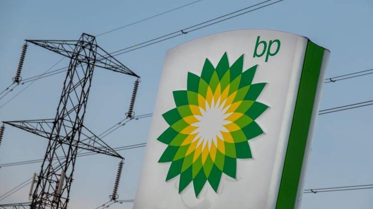 BP suspende recompras en nueva señal de presión sobre el precio del petróleo