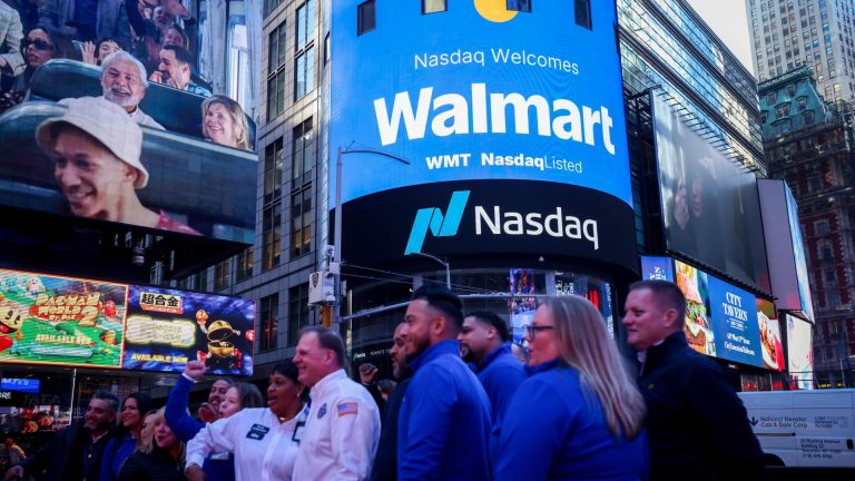 Estée Lauder demanda a Walmart por vender falsificaciones