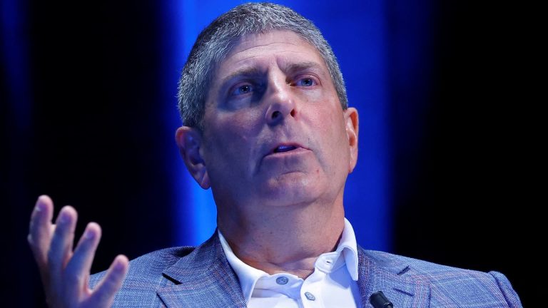 Jeff Shell deja su cargo de presidente de Paramount