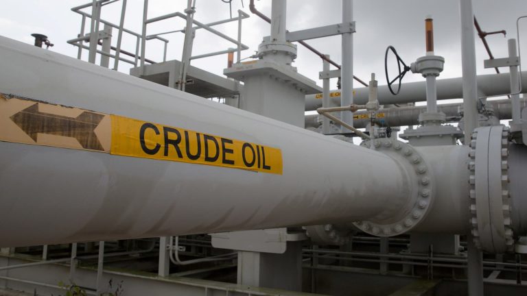WTI, Brent, ataque al oleoducto saudí, guerra en Oriente Medio